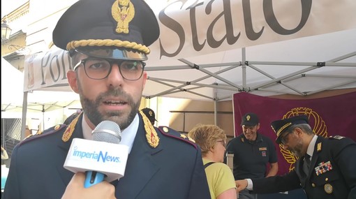 Imperia: la Polizia di Stato presente alla 'Fiera del Libro' con il suo stand informativo '#essercisempre' (Video) Imperia: la Polizia di Stato presente alla 'Fiera del Libro' con il suo stand informativo '#essercisempre' (Video)