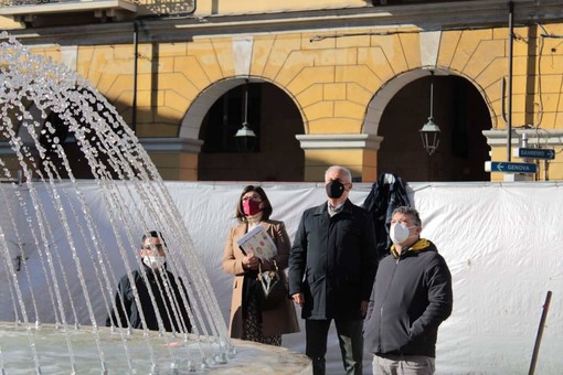 Imperia: domani la riapertura della fontana di piazza Dante, Scajola: "Alle 18 si illuminerà con il tricolore"