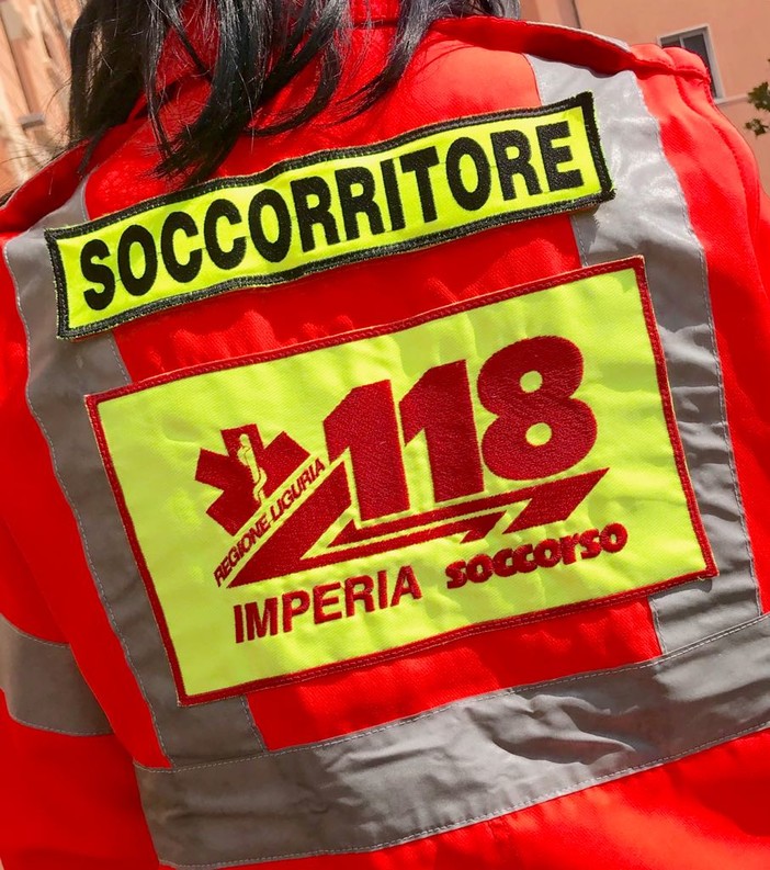 Imperia: perde il controllo dell'auto e si schianta contro altri veicoli, incidente in via Clavi questa mattina
