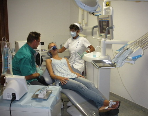 Sanremo: affrontare il dentista senza più paure, lo Studio Marazzi tra i pochi ad utilizzare il protossido d'azoto Sanremo: affrontare il dentista senza più paure, lo Studio Marazzi tra i pochi ad utilizzare il protossido d'azoto