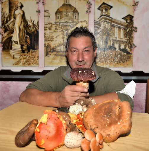 È arrivato l'autunno: ecco l'eccezionale raccolto dell'esperto fungaiolo Sandro Piva (Foto)