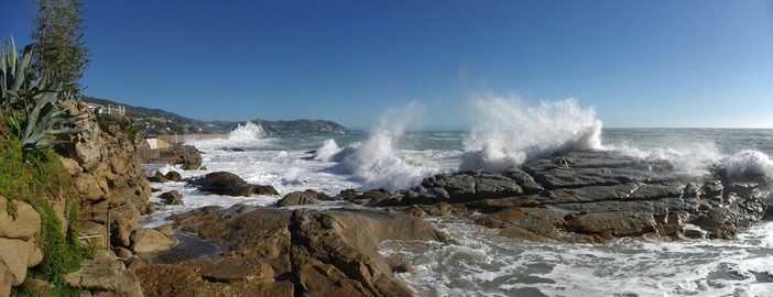 Bordighera pronta per l’estate: spiagge sistemate, Arziglia riqualificata e nuovi servizi sul litorale Bordighera pronta per l’estate: spiagge sistemate, Arziglia riqualificata e nuovi servizi sul litorale