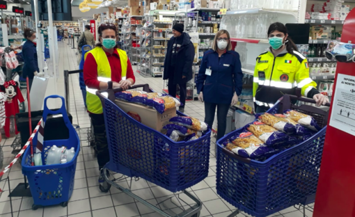 A Taggia la spesa 'SOSpesa', dalla Protezione Civile un aiuto concreto grazie al supermercato Carrefour