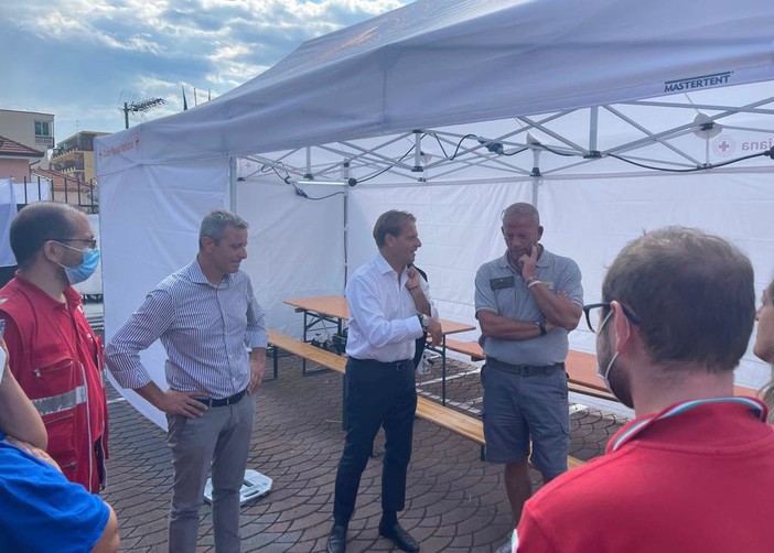 Sanremo, l'assessore regionale Scajola in visita alla base militare che ospita i profughi afghani: "Uno straordinario esempio di accoglienza e umanità" (foto) Sanremo, l'assessore regionale Scajola in visita alla base militare che ospita i profughi afghani: "Uno straordinario esempio di accoglienza e umanità" (foto)