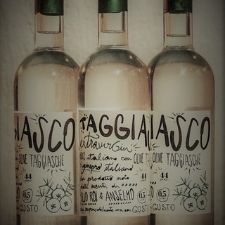 Presentato a Torino il primo Gin con olive taggiasche: il Taggiasco Extravirgin  dell'azienda Roi