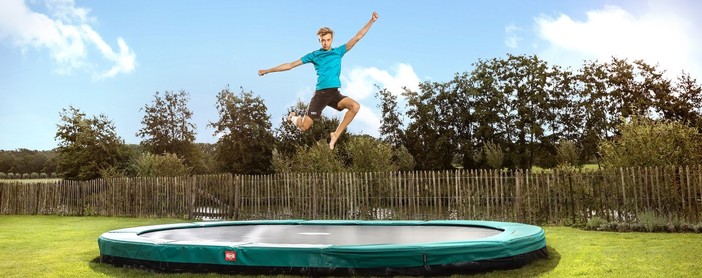 Trampolino elastico: un'attività sana e divertente