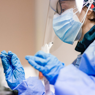 Covid, da mercoledì al via la prenotazione della dose booster per la fascia 12-15 anni. Toti: "Tamponi gratis per tutti gli alunni"