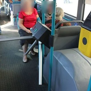 Problemi economici della Riviera Trasporti, una lettrice consiglia l'uso dei tornelli