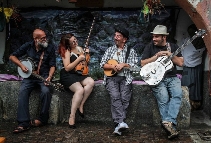 ‘Folk in Diano’: al via domani a Villa Scarsella il festival di cultura popolare ‘Città di Diano Marina’ ‘Folk in Diano’: al via domani a Villa Scarsella il festival di cultura popolare ‘Città di Diano Marina’