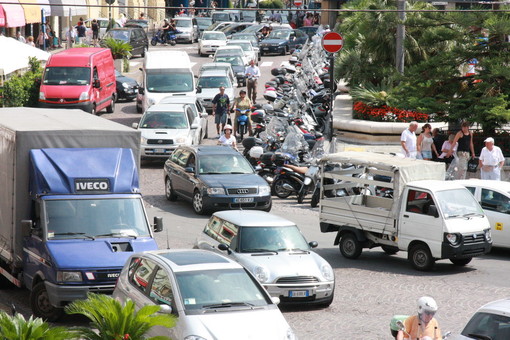 Viabilità, Festival, traffico e parcheggi a Sanremo: nuovo intervento di una lettrice