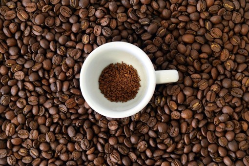Perché scegliere solo caffè solubile di alta qualità per la nostra colazione