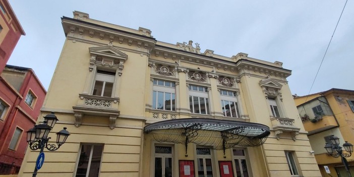 Ventimiglia, successo per lo spettacolo “Aspettando il Natale”: teatro, musica e danza al Comunale Ventimiglia, successo per lo spettacolo “Aspettando il Natale”: teatro, musica e danza al Comunale