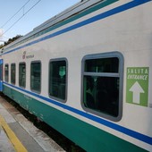 Arrestato 52enne sul treno Ventimiglia-Savona: era ricercato per atti persecutori nei confronti della ex