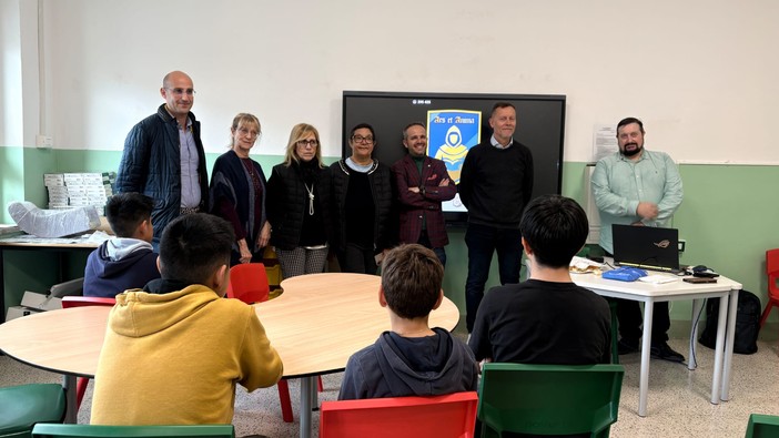 Nuove competenze digitali e tecnologiche, l’Istituto Comprensivo Bordighera ospita “AI + VR + 3D = Le professioni del futuro” (Foto)