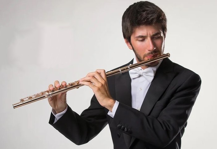 Il flautista Tommaso Benciolini all'ex Oratorio si Santa Brigida a Sanremo