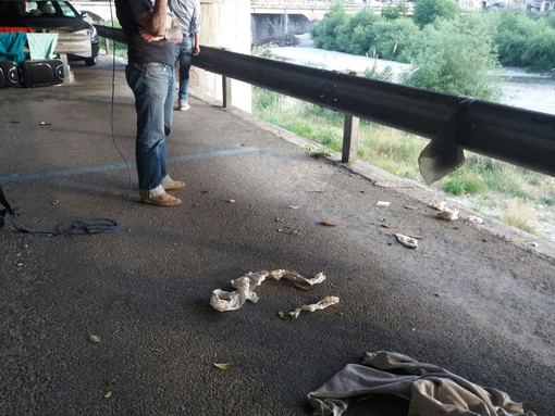 Ventimiglia: troupe della Rai aggredita da attivista 'No Borders', intervento delle forze dell'ordine Ventimiglia: troupe della Rai aggredita da attivista 'No Borders', intervento delle forze dell'ordine