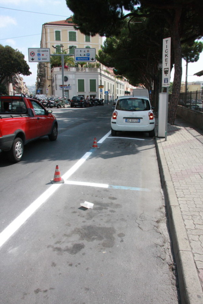 Sanremo: lettrice chiede di tornare ai parcheggi 'bianchi' sul lungomare Calvino