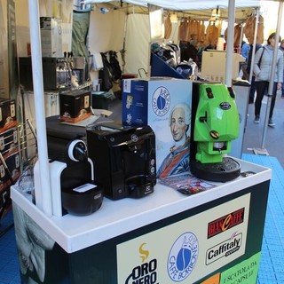 Il piacere di un buon caffè nella comodità di una macchina da espresso: da Tecno – Ben per Natale idee regalo e prezzi vantaggiosi Il piacere di un buon caffè nella comodità di una macchina da espresso: da Tecno – Ben per Natale idee regalo e prezzi vantaggiosi