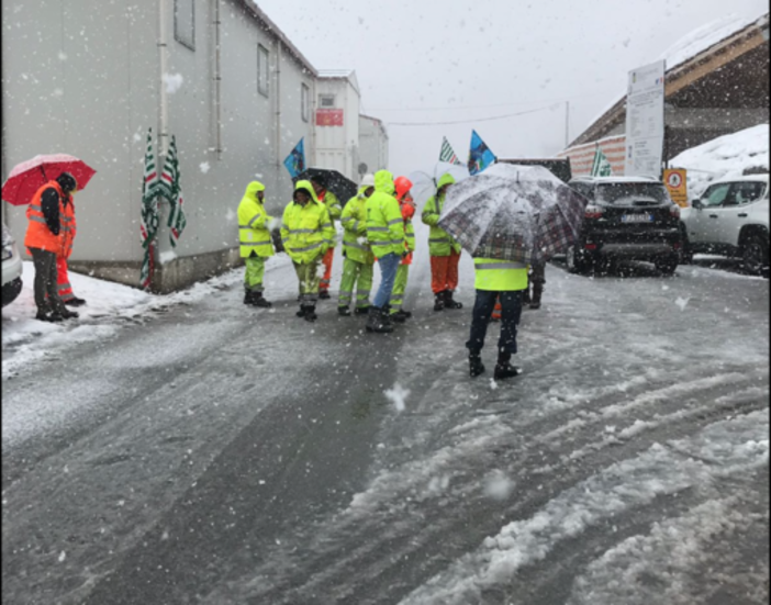 Continua lo stato di agitazione degli operai Fincosit, l'azienda che ha vinto l'appalto per realizzare il 'Tenda Bis'