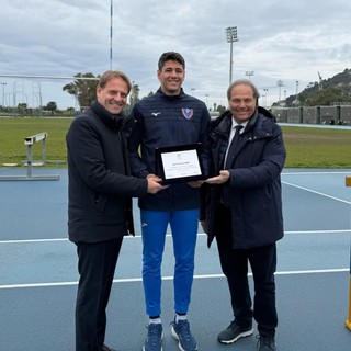 Sanremo, la Regione omaggia con una targa il campione italiano di salto con l'asta Oliveri Sanremo, la Regione omaggia con una targa il campione italiano di salto con l'asta Oliveri