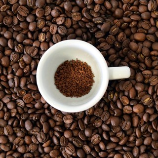 Perché scegliere solo caffè solubile di alta qualità per la nostra colazione
