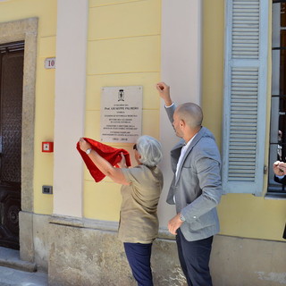 Ventimiglia: un targa commemorativa in ricordo di Giuseppe Palmero, questa mattina nella città alta la cerimonia con il Sindaco Ioculano (Foto e Video) Ventimiglia: un targa commemorativa in ricordo di Giuseppe Palmero, questa mattina nella città alta la cerimonia con il Sindaco Ioculano (Foto e Video)