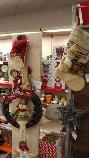 Da 'Tutto per la casa' di Imperia scontissimi di fine attività fino al 70%: tante idee regalo e per la vostra casa tra oggettistica natalizia, cordinati e altro ancora