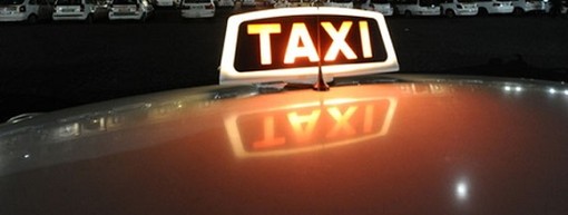 "A Imperia e Diano Marina è quasi impossibile trovare un taxi di notte", la disavventura capitata a un nostro lettore