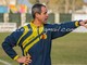 Nella foto mister Tirone: l'allenatore del Taggia indica la strada alla sua squadra