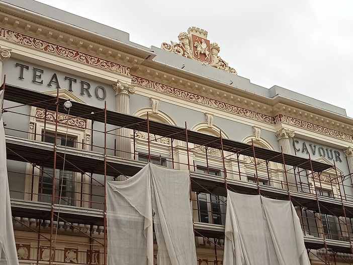 Imperia, finalmente si squarcia il velo sul teatro "Cavour" (foto) Imperia, finalmente si squarcia il velo sul teatro "Cavour" (foto)