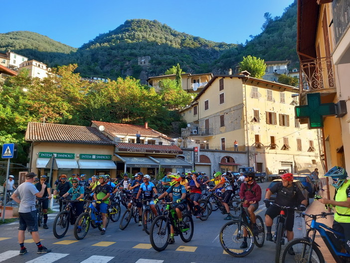 Pigna: successo per la 5ª edizione del raduno di mountainbike 'Torarando' Pigna: successo per la 5ª edizione del raduno di mountainbike 'Torarando'