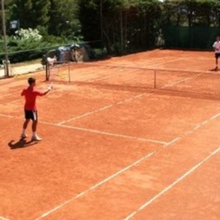 Diano Marina: tutte idonee le offerte per la gestione del Tennis Club. Ora la Commissione valuterà la più conveniente Diano Marina: tutte idonee le offerte per la gestione del Tennis Club. Ora la Commissione valuterà la più conveniente