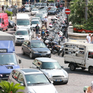 Viabilità, Festival, traffico e parcheggi a Sanremo: nuovo intervento di una lettrice