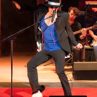 Teatro quasi sold out per il ritorno di 'Tempo di svalutation - Celentano tribute show', i ringraziamenti dell’associazione