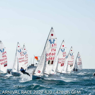 Parte a Marina degli Aregai la settima edizione della Carnival Race organizzata dallo Yacht Club Sanremo