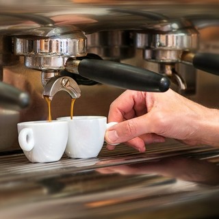 Aumento caffè, i Torrefattori imperiesi di Confcommercio molto preoccupati: "Costretti ad applicare nuovi ritocchi ai prezzi" Aumento caffè, i Torrefattori imperiesi di Confcommercio molto preoccupati: "Costretti ad applicare nuovi ritocchi ai prezzi"