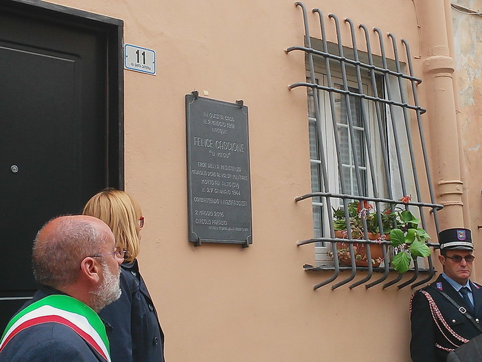 Imperia: inaugurata questa mattina al Parasio la targa in onore di Felice Cascione, le più belle foto e le immagini Imperia: inaugurata questa mattina al Parasio la targa in onore di Felice Cascione, le più belle foto e le immagini