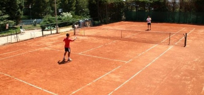 Diano Marina: tutte idonee le offerte per la gestione del Tennis Club. Ora la Commissione valuterà la più conveniente Diano Marina: tutte idonee le offerte per la gestione del Tennis Club. Ora la Commissione valuterà la più conveniente