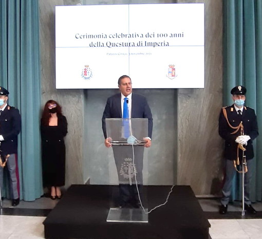 Centenario Questura: Toti a Imperia: “Grazie a forze di polizia che garantiscono nostra libertà e sicurezza” Centenario Questura: Toti a Imperia: “Grazie a forze di polizia che garantiscono nostra libertà e sicurezza”