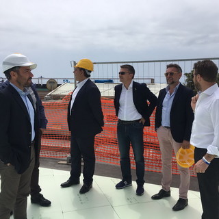 Bordighera: visita del Presidente della Regione Toti al cantiere della rotonda di Sant’Ampelio, lavori ultimati entro giugno