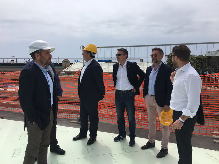 Bordighera: visita del Presidente della Regione Toti al cantiere della rotonda di Sant’Ampelio, lavori ultimati entro giugno Bordighera: visita del Presidente della Regione Toti al cantiere della rotonda di Sant’Ampelio, lavori ultimati entro giugno