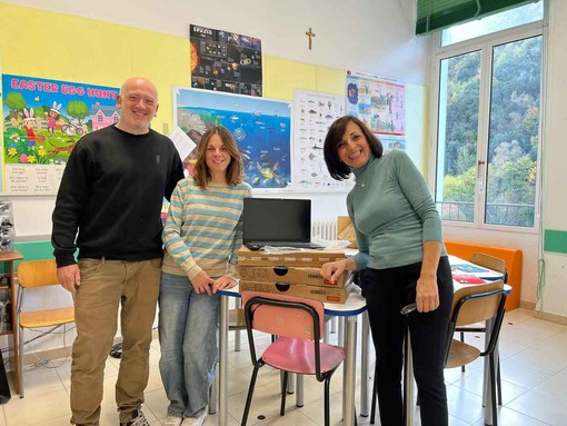 Il Team TORARANDO dona tre computer alla scuola di Pigna Il Team TORARANDO dona tre computer alla scuola di Pigna
