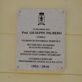 Consiglio comunale a Ventimiglia, Nesci: "Danneggiata la targa del professor Giuseppe Palmero"