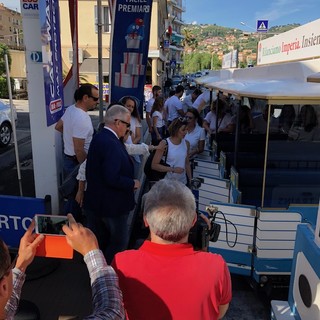 Imperia: elezioni, partito il "Trenino degli Imperiesi" con il candidato sindaco Scajola Imperia: elezioni, partito il "Trenino degli Imperiesi" con il candidato sindaco Scajola