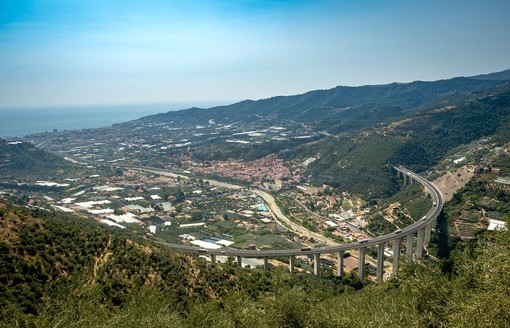 Taggia: calano i malati di Covid, passati da 48 a 40 in una settimana. Sabato riaprono i parchi gioco