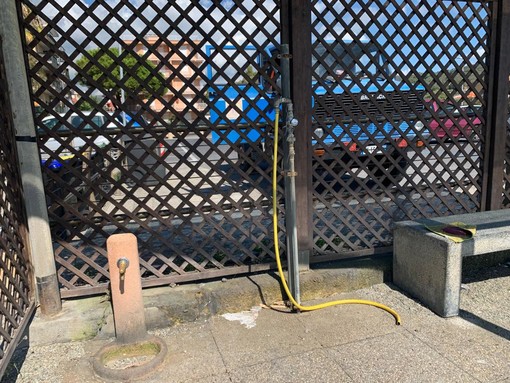 San Bartolomeo al mare: atto vandalico. tranciato volontariamente il tubo della spiaggia per cani (Foto) San Bartolomeo al mare: atto vandalico. tranciato volontariamente il tubo della spiaggia per cani (Foto)
