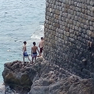 Ventimiglia: sistemazione delle spiagge ai 'Balzi Rossi', la lista 'Scullino Sindaco' risponde ad Alternativa Intemelia