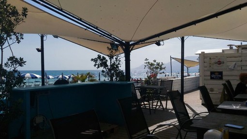 Con la Trocadero Airlines lunedì prossimo si vola in Russia: alla spiaggia di Bordighera secondo appuntamento di un'estate turbolenta