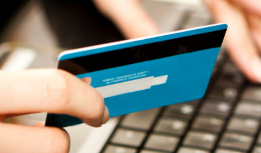 In vista del Natale. Occhi aperti sugli acquisti on line: i consigli della polizia postale per non cadere nella trappola dei truffatori