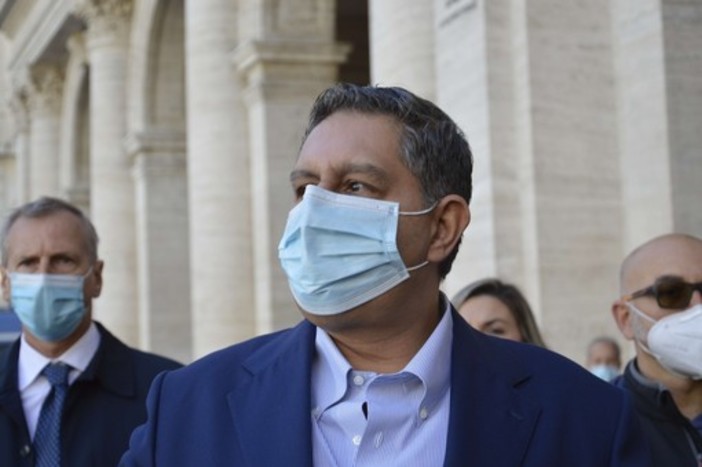 La Liguria verso la conferma della zona gialla, Toti: "I posti in terapia intensiva e in area medica restano stabili" La Liguria verso la conferma della zona gialla, Toti: "I posti in terapia intensiva e in area medica restano stabili"